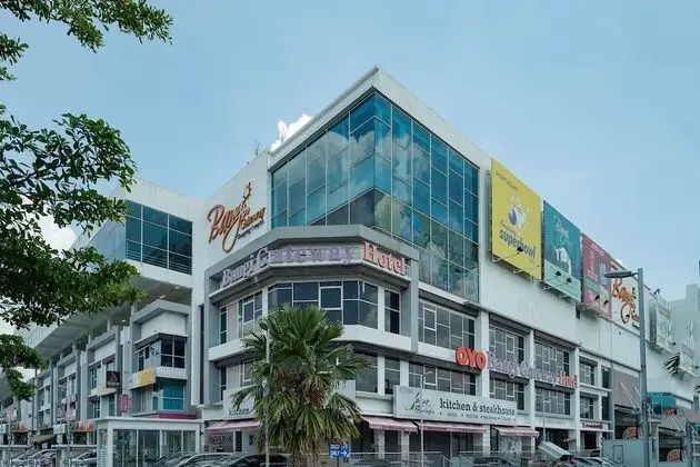 OYO 90729 New Bangi Gateway Hotel
