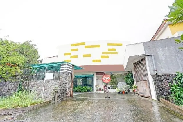 OYO 90791 Royale Margorejo