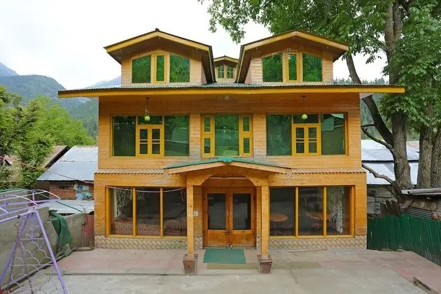 OYO 9083 Hotel Palace Pahalgam - Dış Mekan