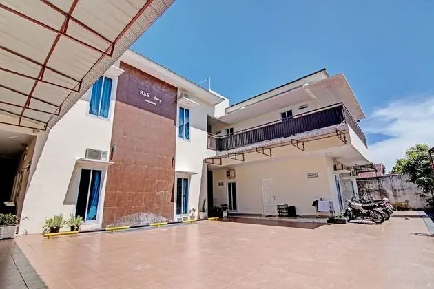 OYO 91269 R&s Living Residence - Dış Mekan