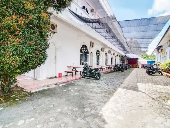 OYO 91514 Gedung Putih Inn Syariah - Dış Mekan