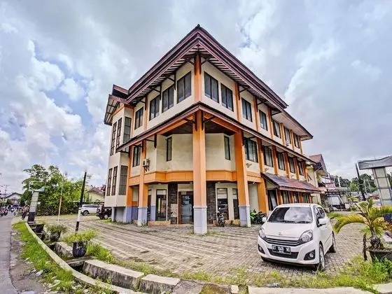 OYO 91862 Hotel Hayani - Dış Mekan