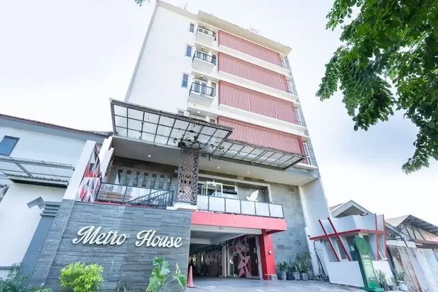 OYO 91963 Series Style Hotel