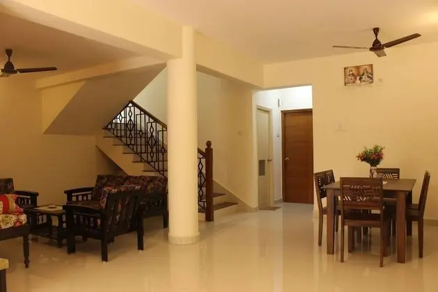 OYO 9218 Home Duplex 4 BHK Villa Candolim - İç Mekan