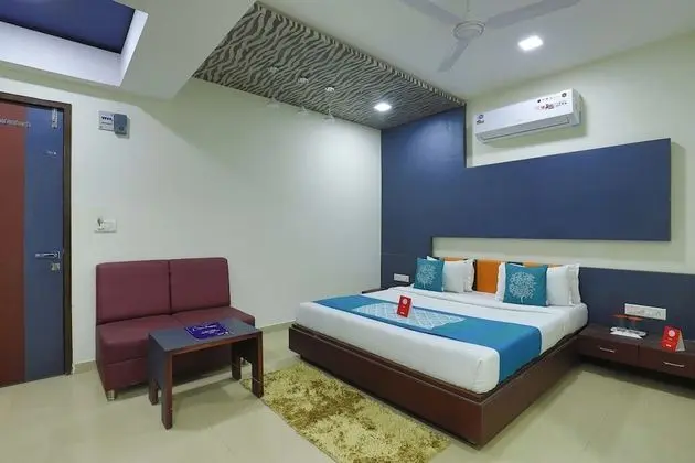 OYO 9238 Hotel Meet Palace