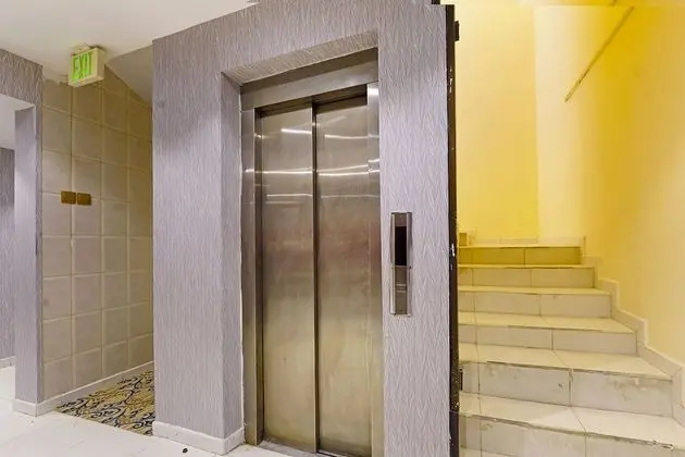 OYO 925 Emirates Hotel - Lobi