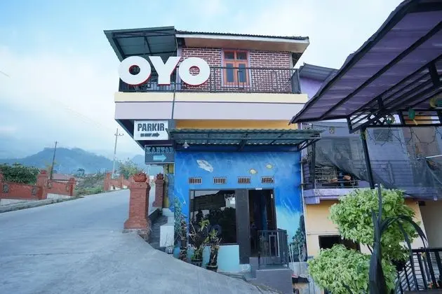 OYO 927 Carina Hotel