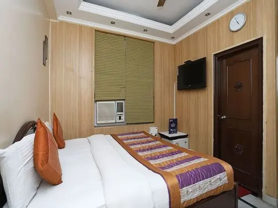 OYO 9298 Hotel Sands Inn