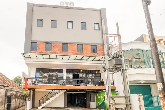 OYO 944 Doorman Guest House