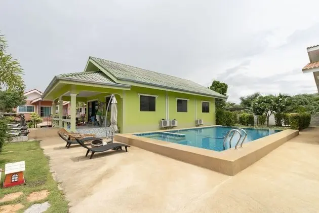 OYO 949 Sansuk Resort Paknampran - Havuz