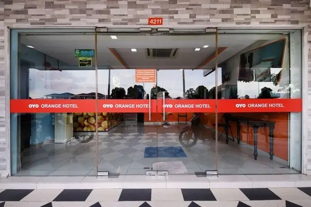 Oyo 950 Orange Hotel
