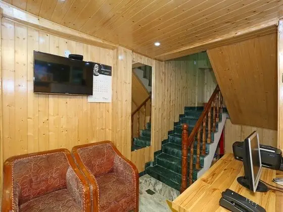 OYO 9556 Ancoram Cottages - Lobi