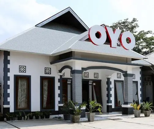 OYO 956 Penginapan Eby