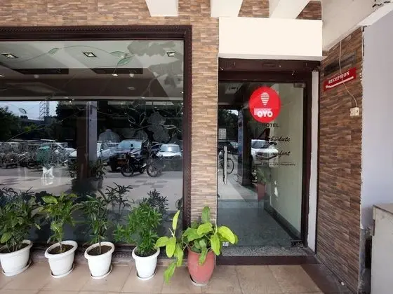 OYO 9575 Hotel Absolute Comfort - Dış Mekan
