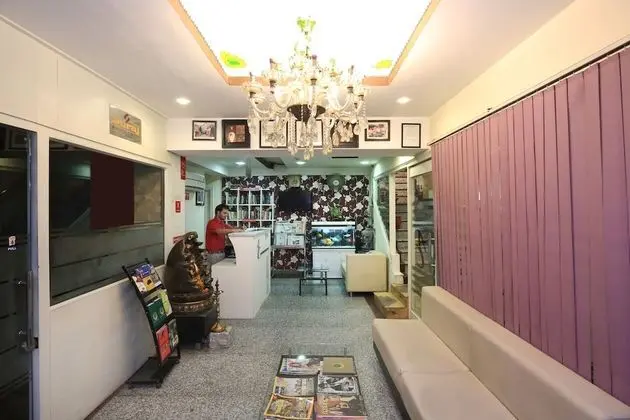 OYO 9575 Hotel Absolute Comfort - Lobi