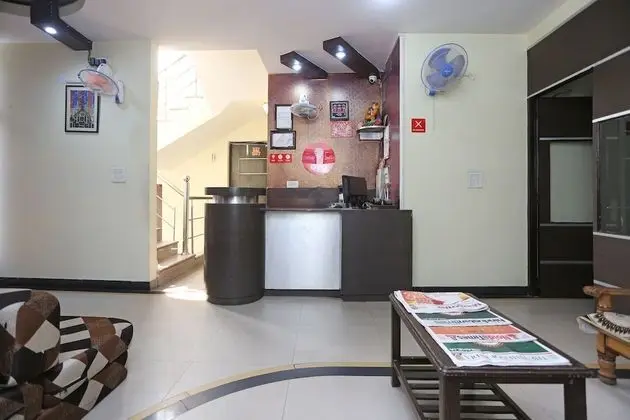 OYO 9601 Hotel Sunshine Residency Castle - Lobi