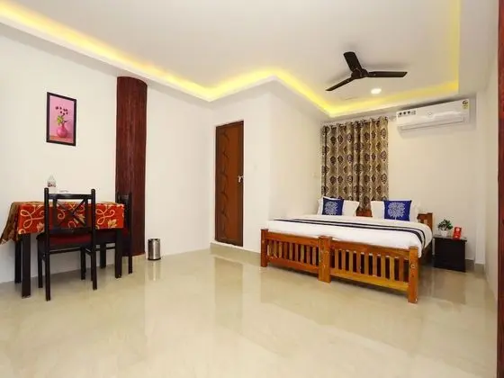 OYO 9620 Hotel Emza Residency