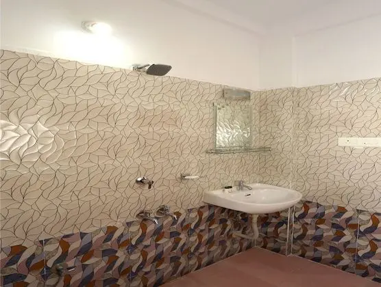 OYO 9620 Hotel Emza Residency - Banyo Tipleri