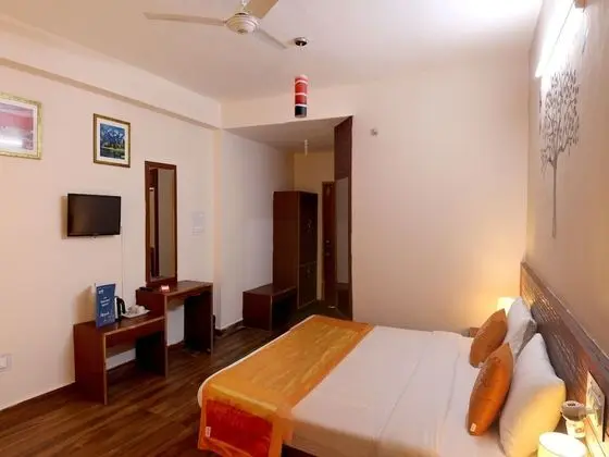 OYO 9648 Hotel Morainic Hills - Oda