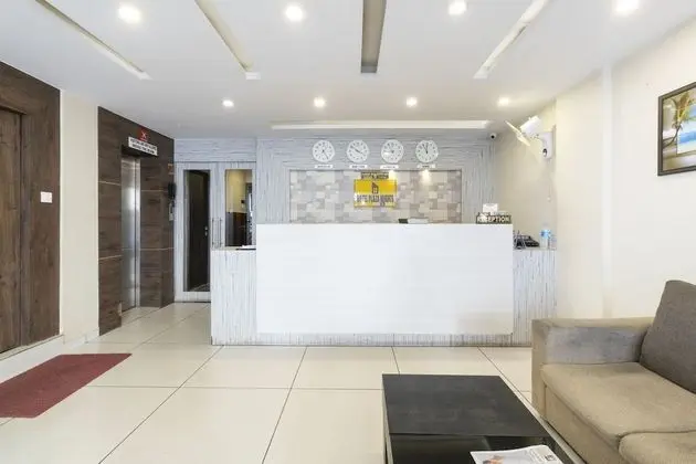 OYO 9682 Hotel Plaza Heights - Lobi