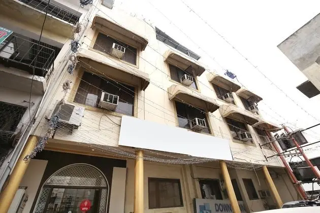 OYO 9736 Hotel Downtown Suites