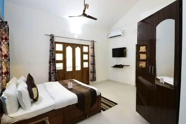 OYO 9741 Triple Beach Guest House - Oda