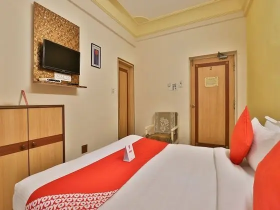 OYO 9751 Hotel Vrundavan Residency - Oda