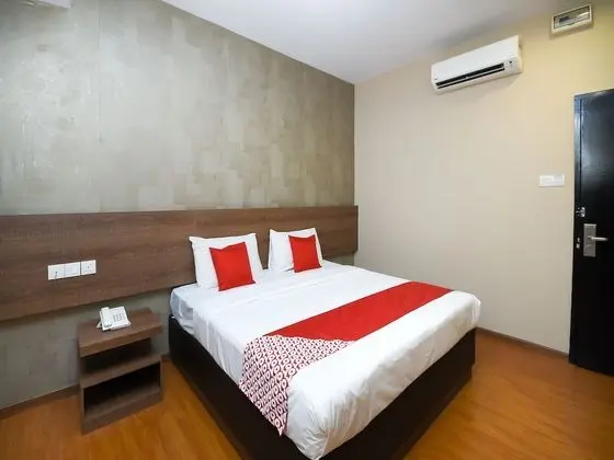 OYO 977 Hong Kong Suites