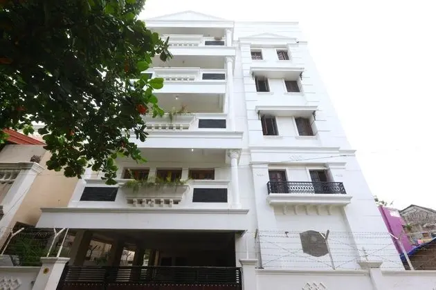 OYO 9785 Home Spacious 3BHK Rock Beach - Dış Mekan