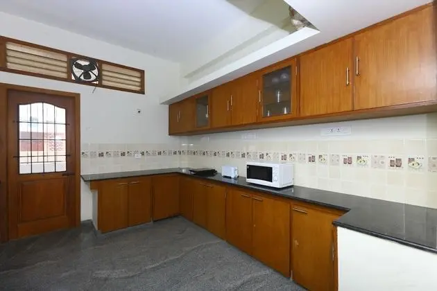 OYO 9785 Home Spacious 3BHK Rock Beach - Mutfak