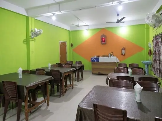 OYO 9800 Shree Krishna Guest House - Yerinde Yemek