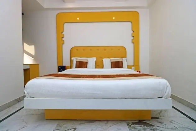 OYO 9821 Gali Hari Mandir