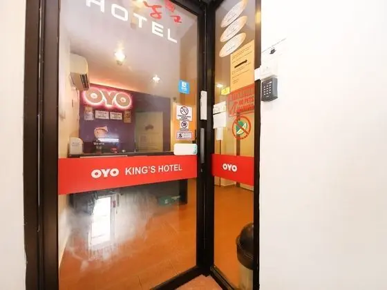 OYO 984 Kings Hotel - Dış Mekan