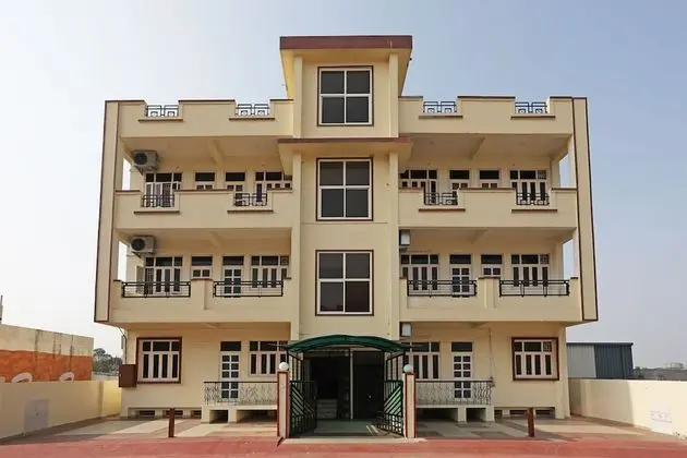 OYO 9878 Home Cozy 3BHK Geetanjali Hospital - Dış Mekan