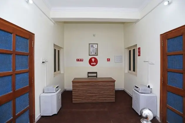 OYO 9878 Home Cozy 3BHK Geetanjali Hospital - Lobi