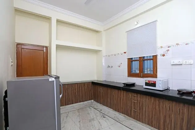 OYO 9878 Home Cozy 3BHK Geetanjali Hospital - Mutfak