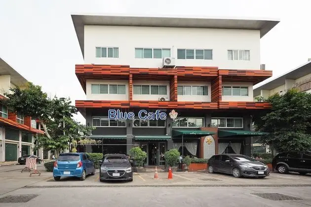 OYO 995 Blue Cafe Apartment