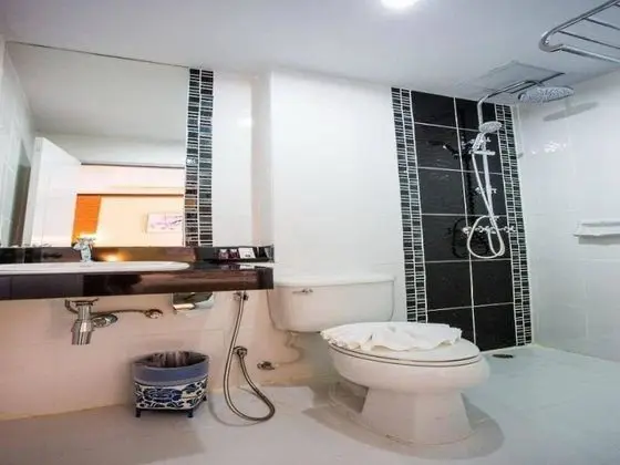 OYO 996 Phunara Residence - Banyo Özellikleri