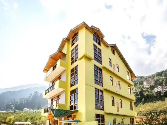 OYO 9995 Manali Plaza