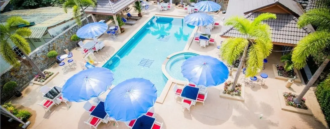 OYO Baan Tong Tong Pattaya Resort - Havuz