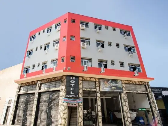 OYO Hotel Boneville - Dış Mekan