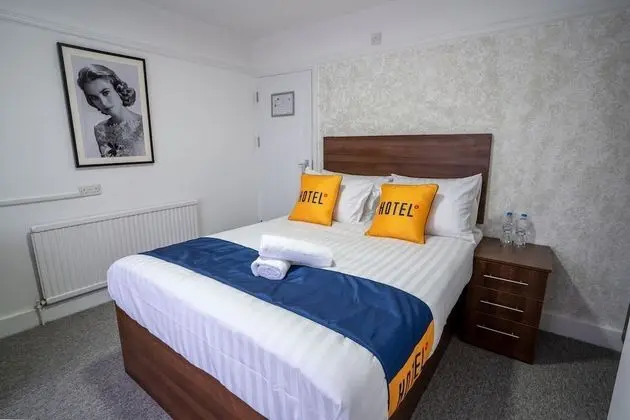 OYO Brunel Hotel - Oda