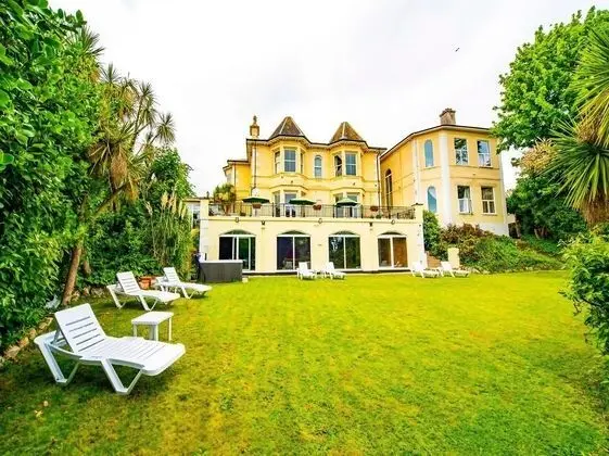 OYO Crofton House Hotel - Dış Mekan
