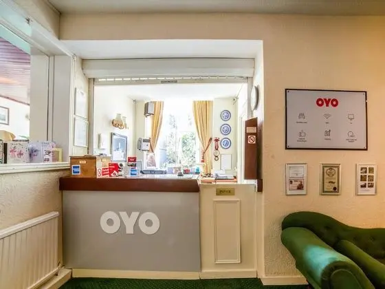 OYO The Cumberland Hotel - Lobi