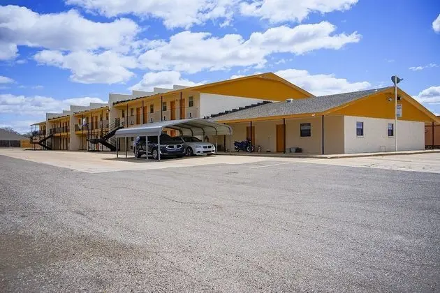 OYO Hotel Duncan, OK - Hwy 81 Near Chisholm Casino