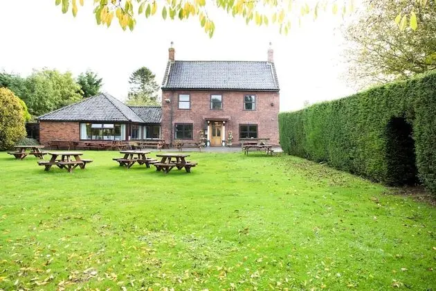OYO Elm Farm Country House