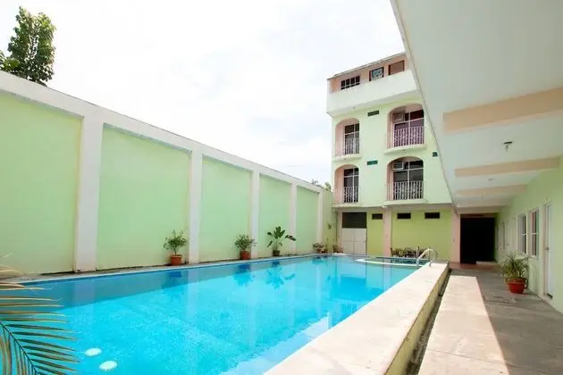 OYO Hotel Estacion - Havuz