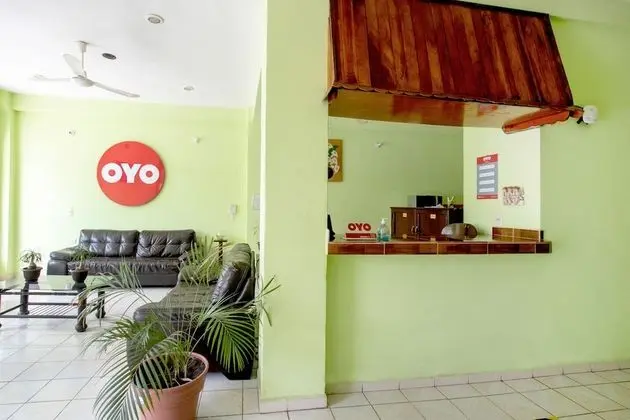 OYO Hotel Estacion - Lobi
