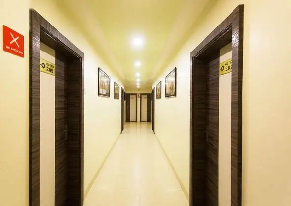 OYO Flagship 10078 Hotel Shriniwas Executive - Lobi