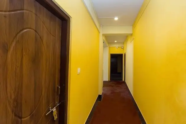 OYO Flagship 10491 Pumpkin Rooms Rynjah - Lobi